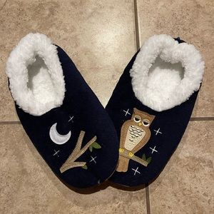NWT SNOOZIES slippers